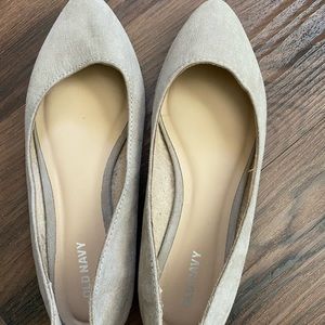 Old Navy Pointed-Toe Flats 🥿
